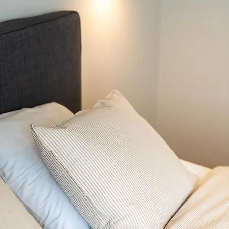 Bateau Bleu, Apartment